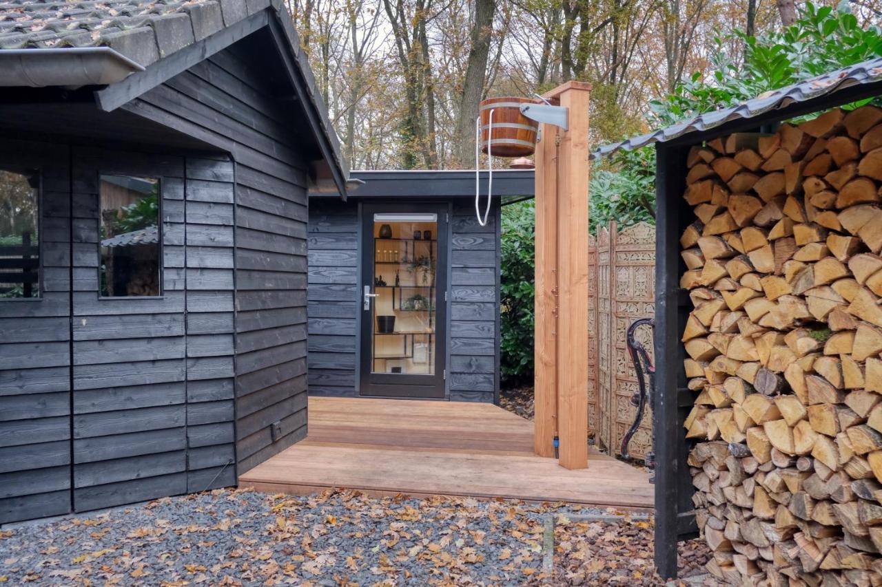 Lodge In Een Bosrijke Omgeving Met Hottub & Sauna Opt Rheezerveen Exterior foto